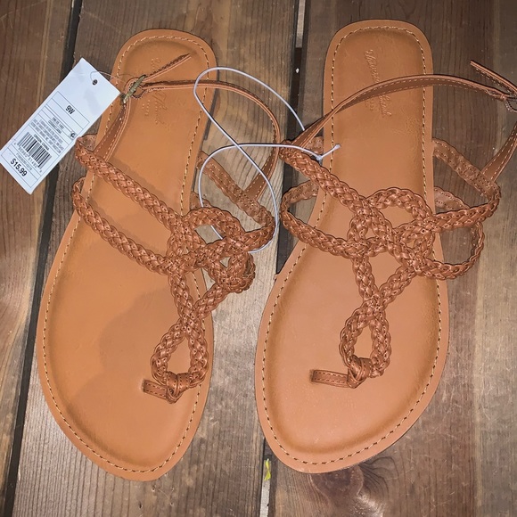 Universal Thread Shoes - NWT Very cute brown sandals universal thread